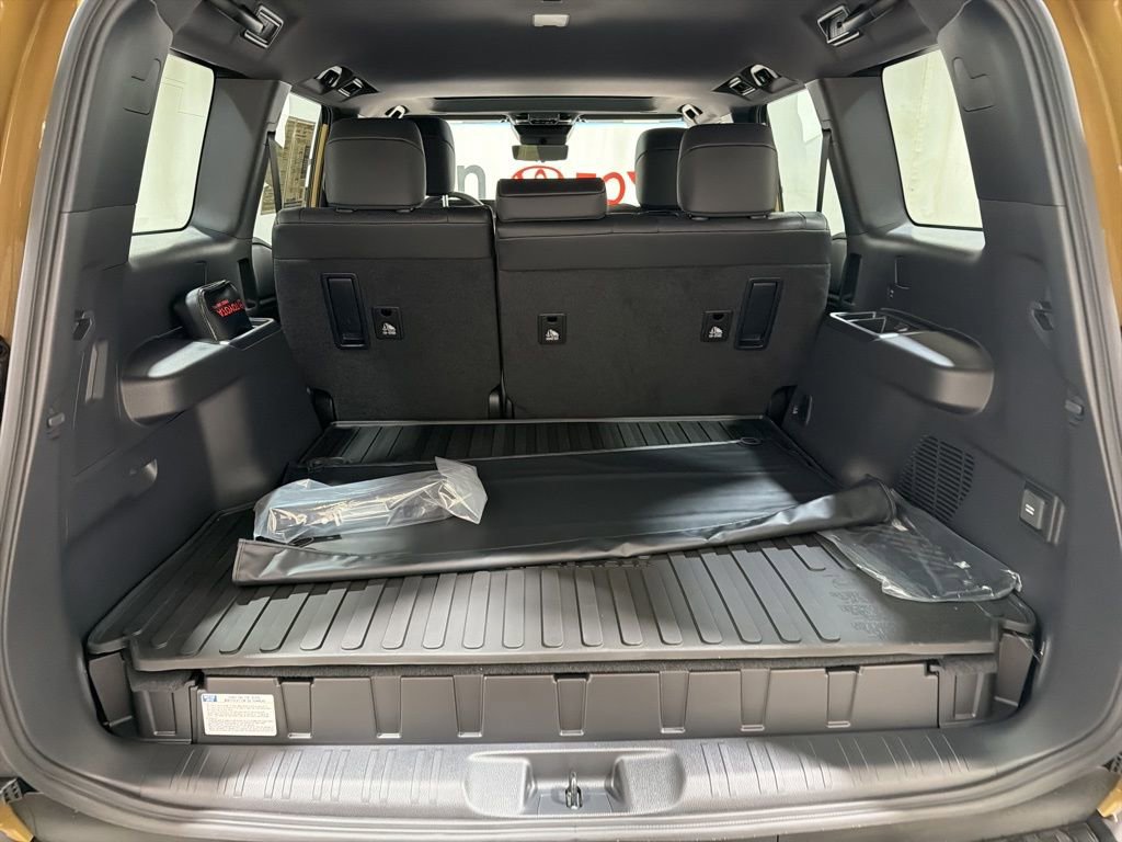 Used 2026 Toyota Land Cruiser w/ Premium Package image 17