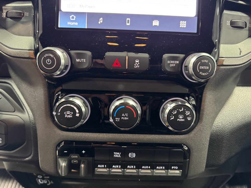 New 2025 RAM 4500 Tradesman AWD/4WD image 32