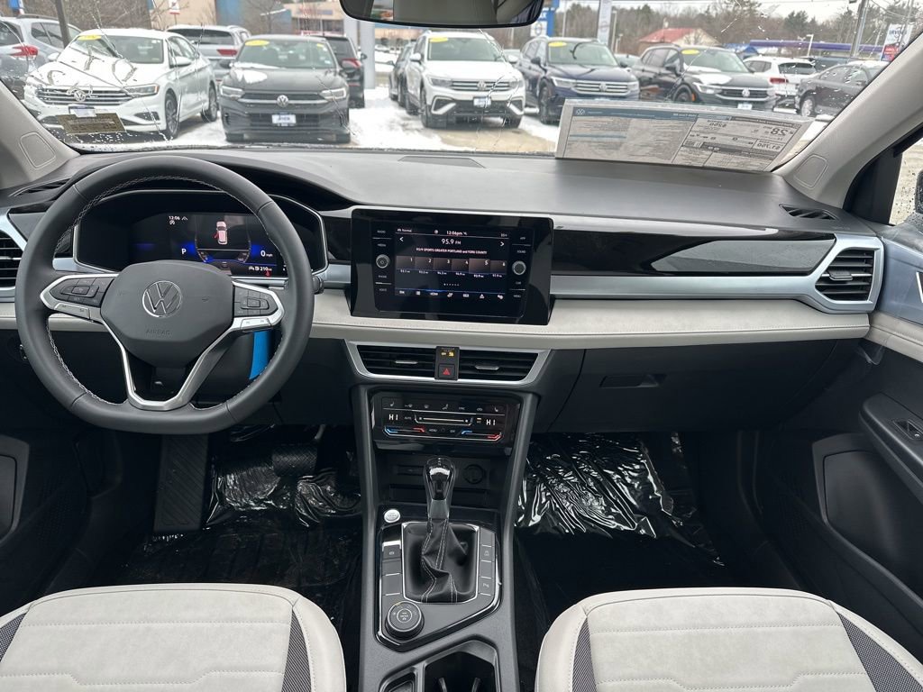 New 2026 Volkswagen Taos SE image 12