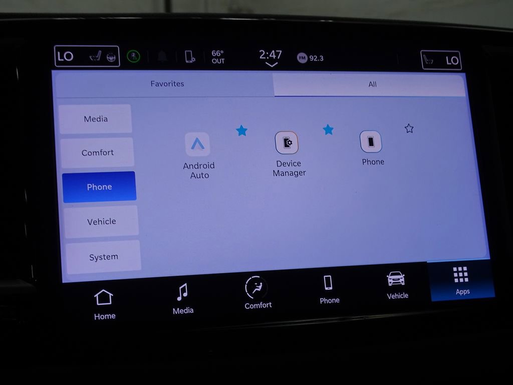 Used 2024 Chrysler Pacifica Touring-L image 41