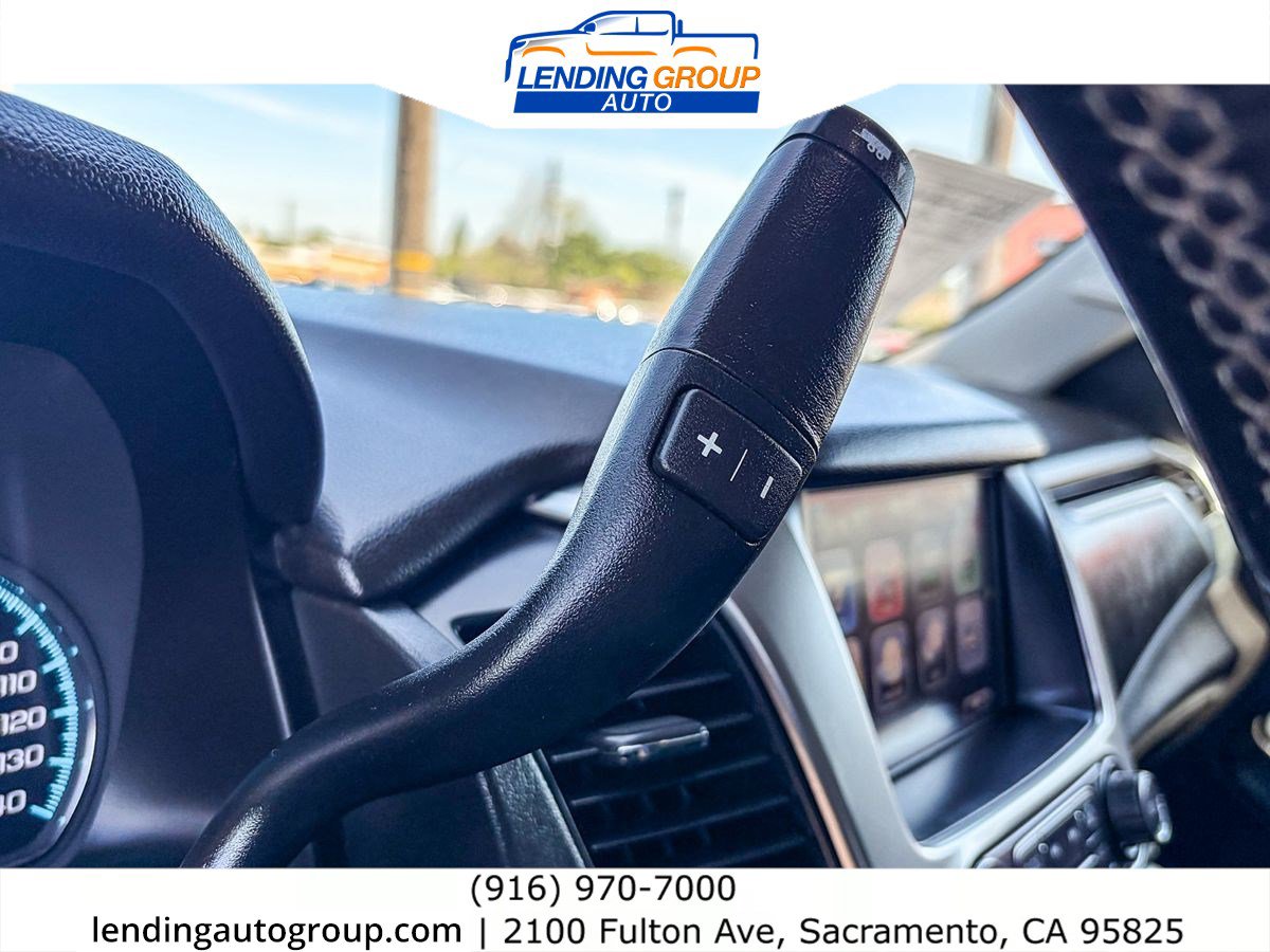 Used 2017 Chevrolet Suburban Premier image 19