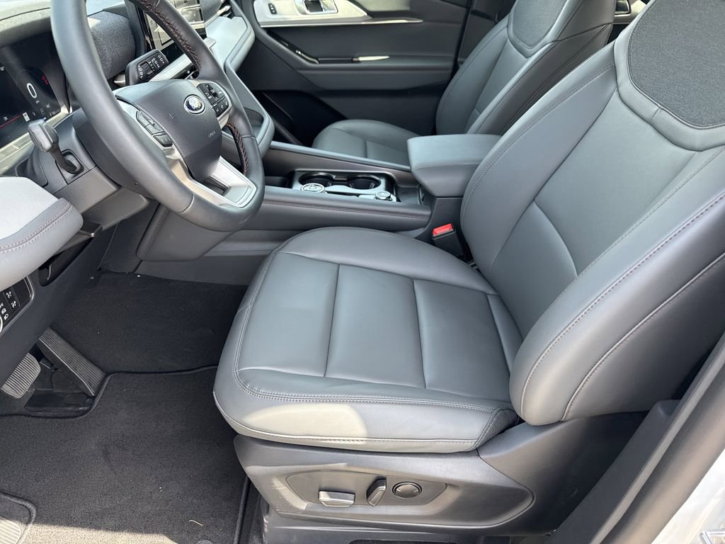 New 2026 Ford Explorer Active image 9