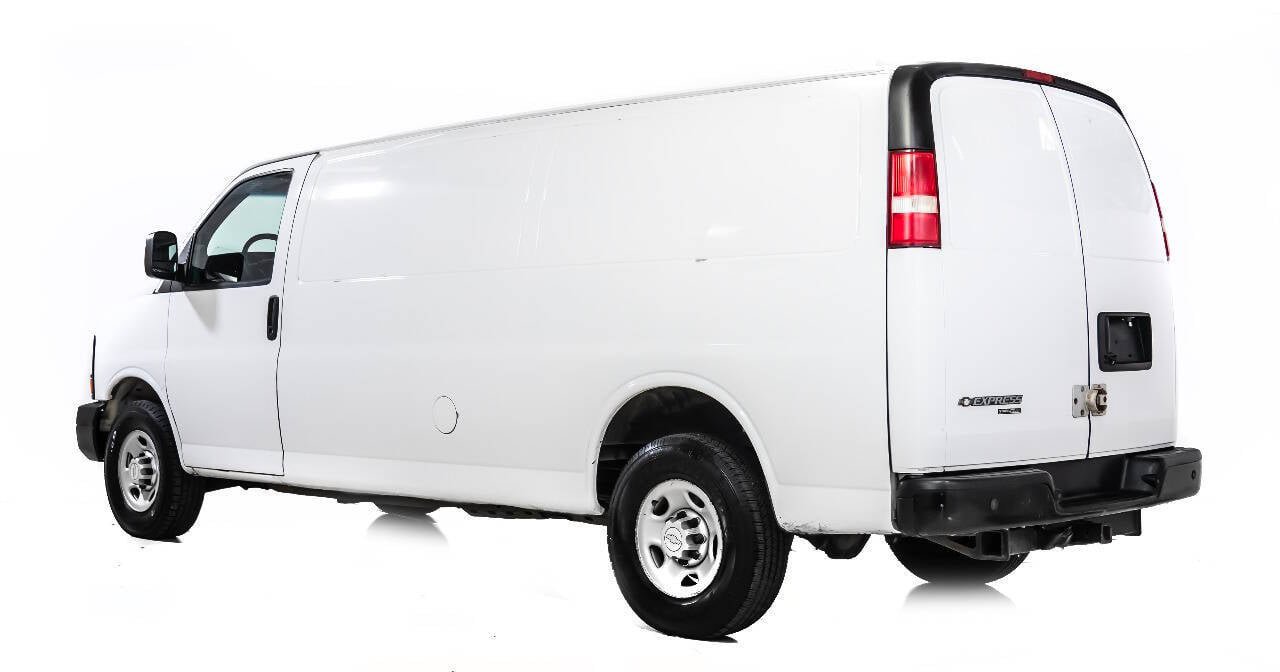 Used 2014 Chevrolet Express 3500 Extended RWD image 4