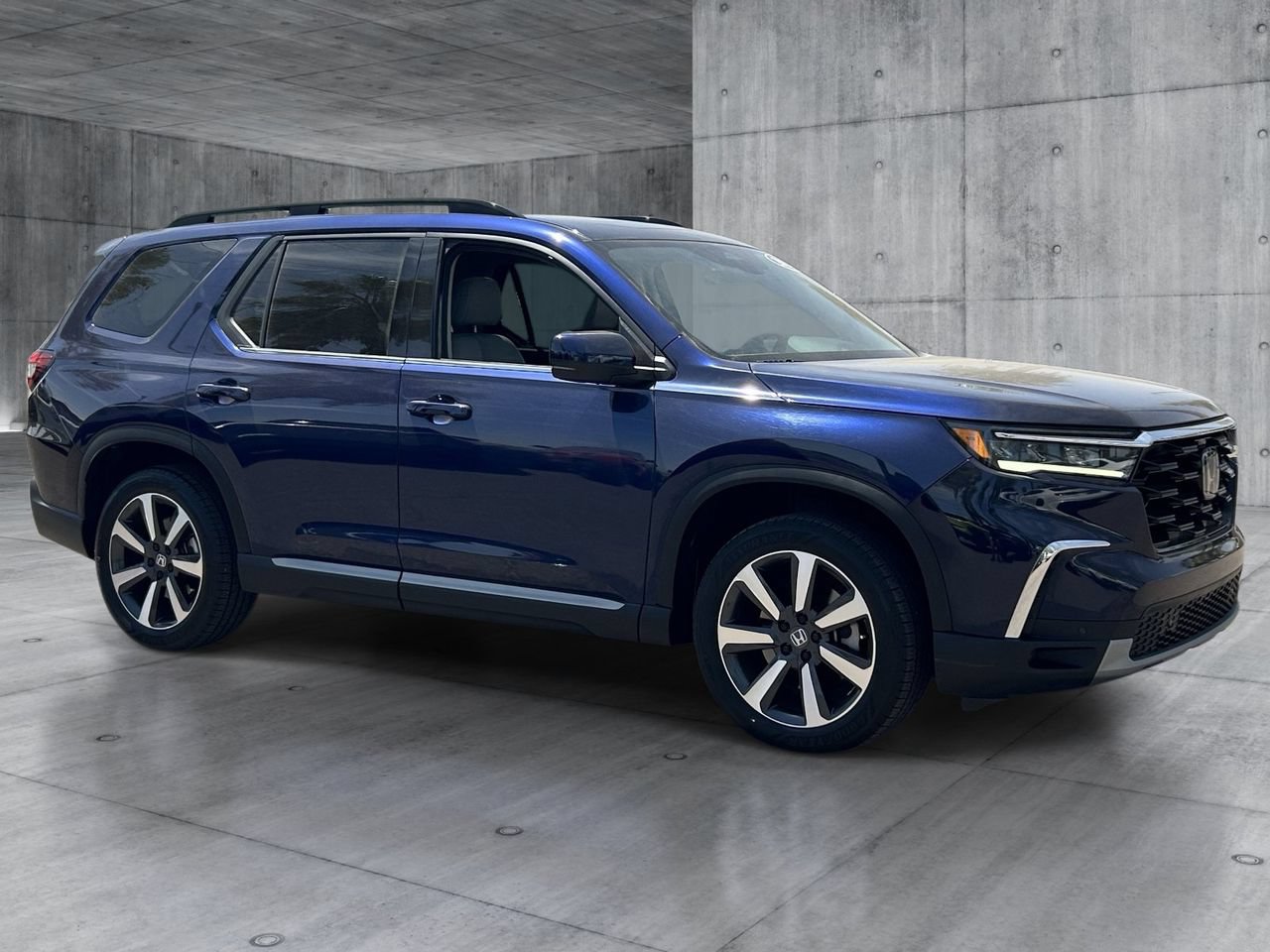 Used 2024 Honda Pilot Touring image 7