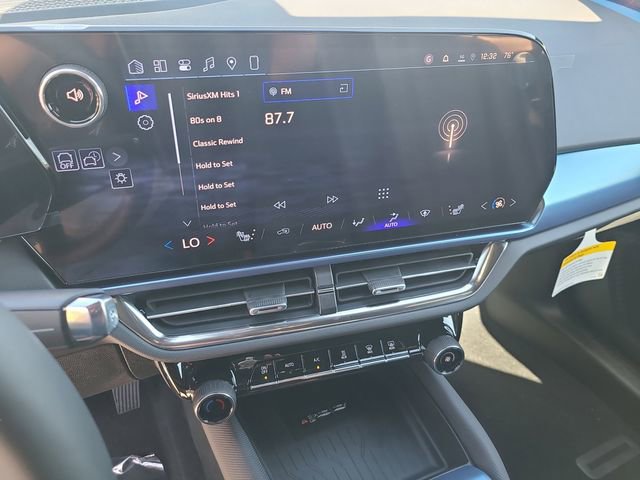New 2026 Chevrolet Equinox EV LT image 24