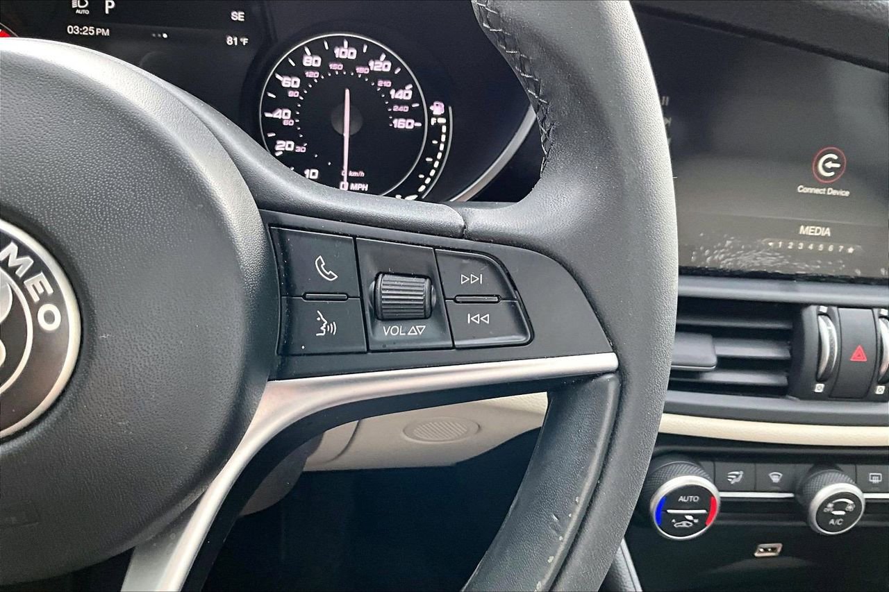 Used 2019 Alfa Romeo Giulia RWD image 28