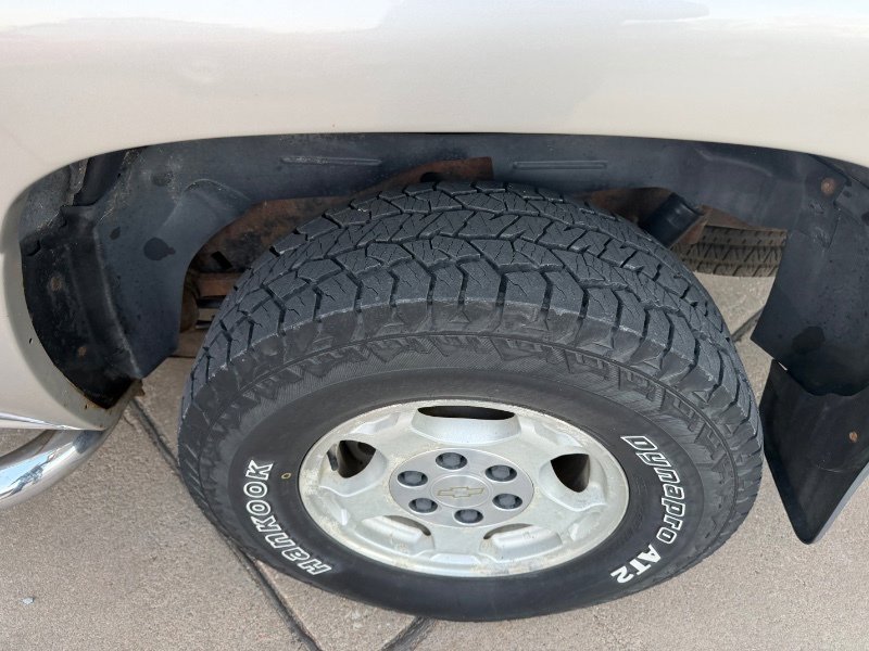 Used 2004 Chevrolet Avalanche LS image 13