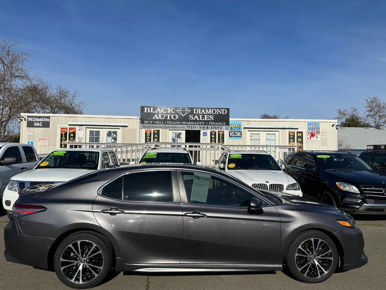 Used 2019 Toyota Camry SE w/ Convenience Package image 9