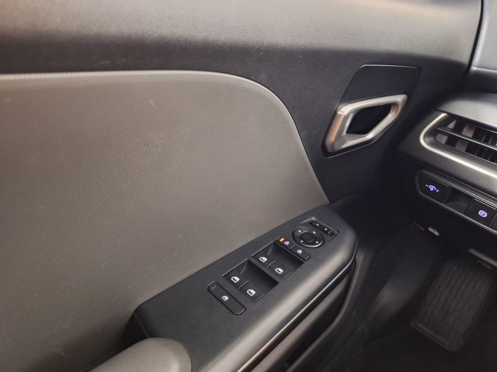 Used 2025 Kia K4 FWD image 21