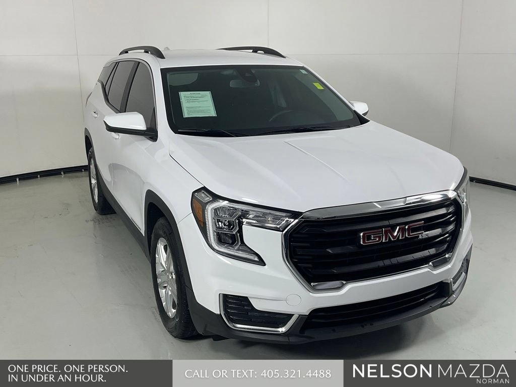 Used 2022 GMC Terrain SLE w/ Driver Convenience Package FWD image 3
