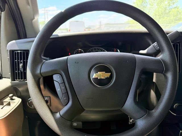 Used 2025 Chevrolet Express 3500 LT w/ LT Preferred Equipment Group RWD image 18