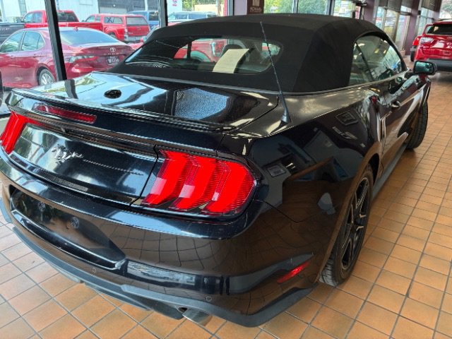 Used 2020 Ford Mustang Premium image 9