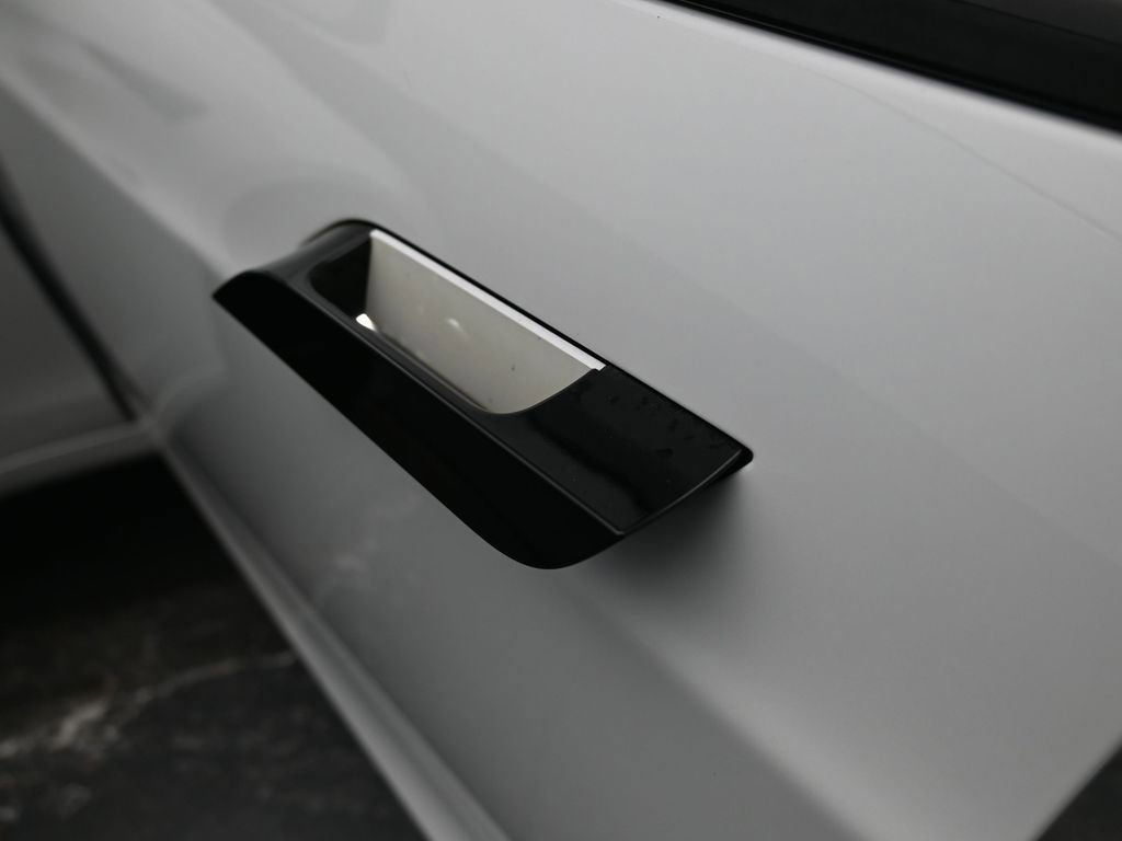 Used 2021 Tesla Model S Plaid image 15