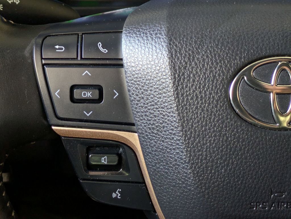 Used 2024 Toyota Crown Limited image 20