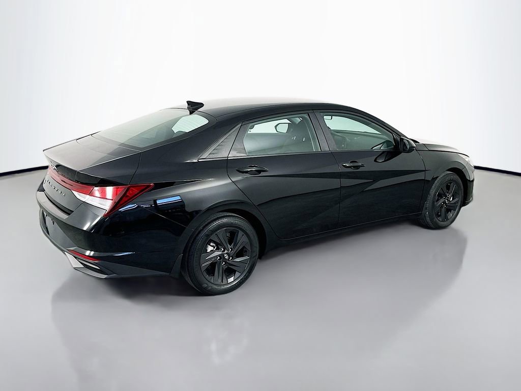 Used 2023 Hyundai Elantra SEL FWD image 7