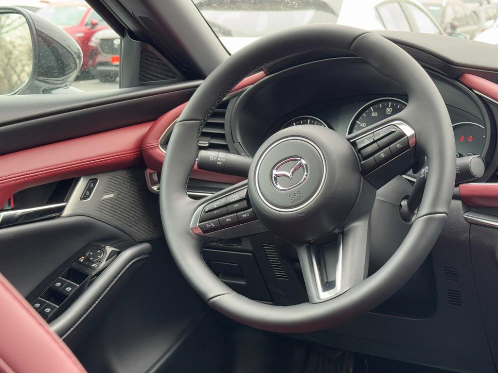 New 2026 MAZDA MAZDA3 Hatchback w/Premium Plus Pkg image 7