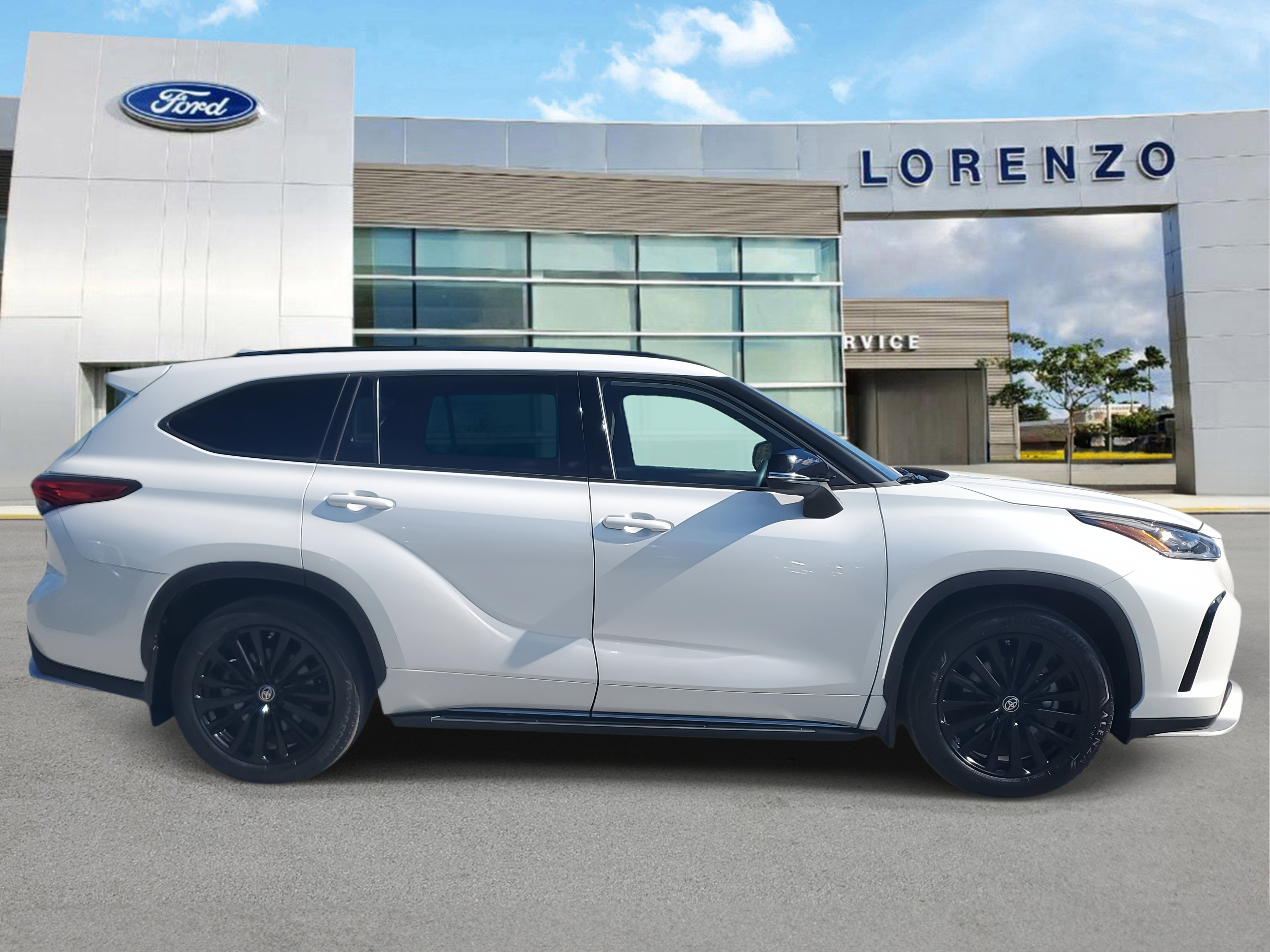 Used 2023 Toyota Highlander XSE image 4