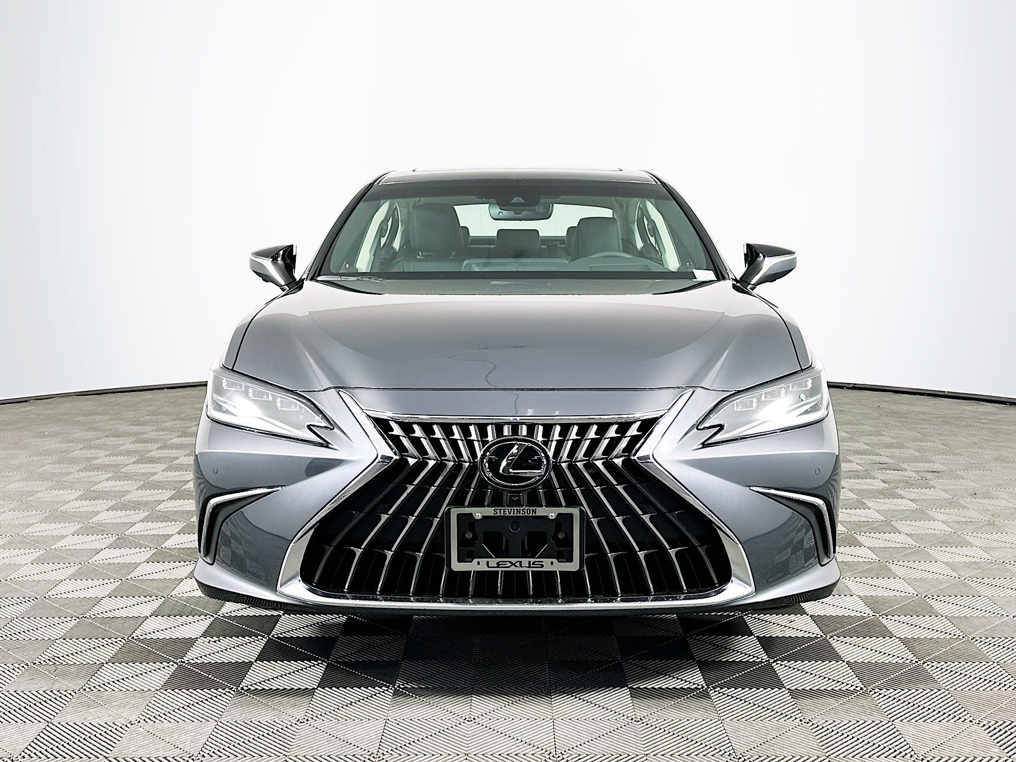 New 2025 Lexus ES 300h w/ Luxury Package image 2