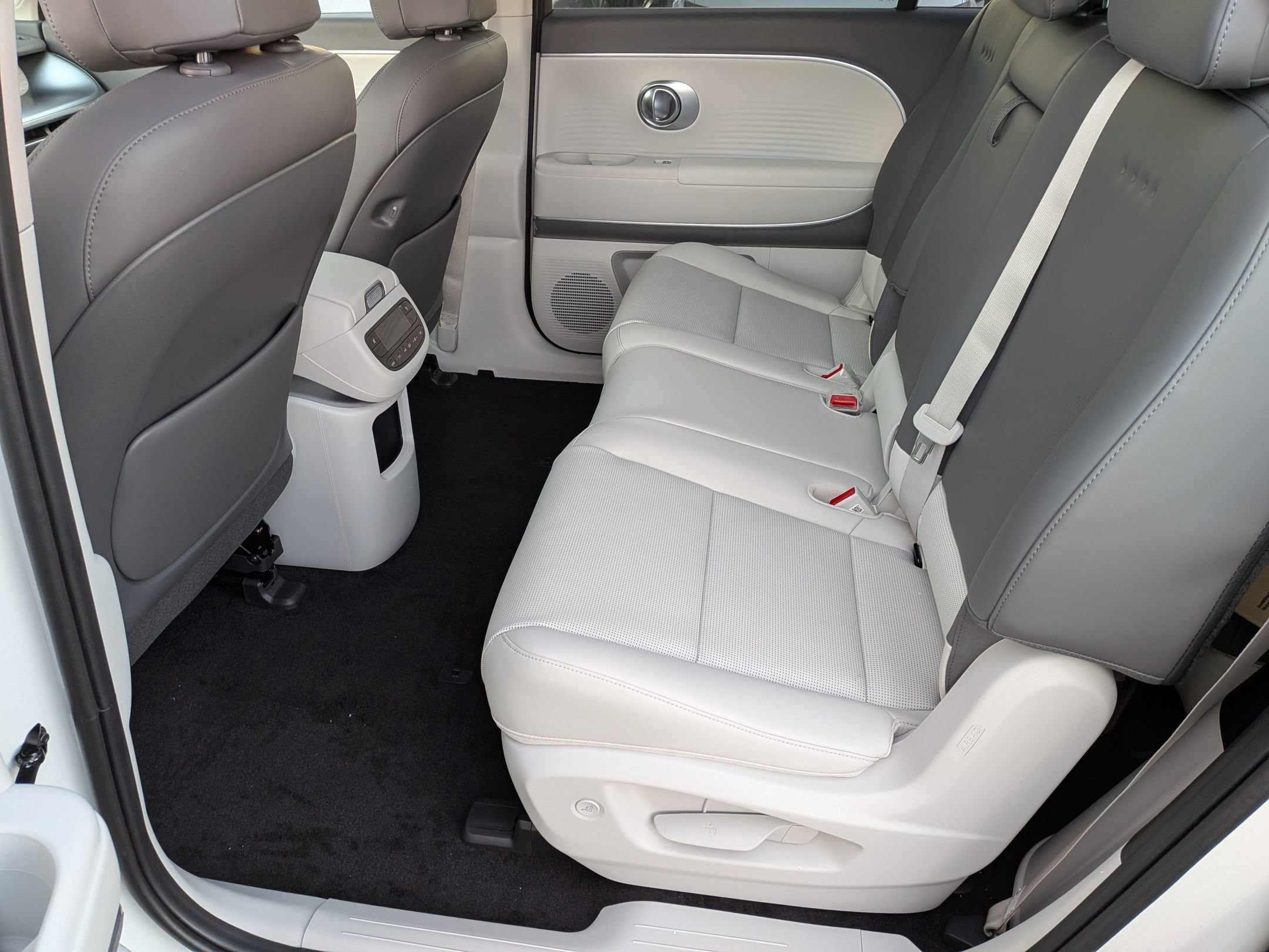 New 2026 Hyundai Ioniq 9 SEL image 19