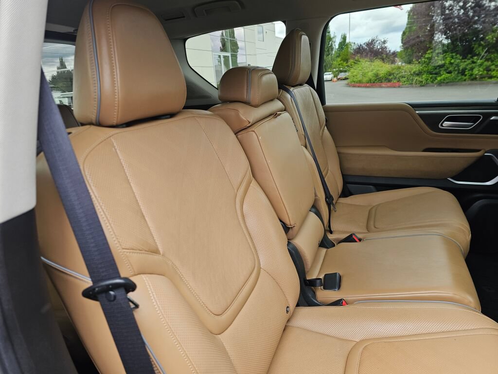 Used 2025 INFINITI QX80 Luxe AWD/4WD image 16