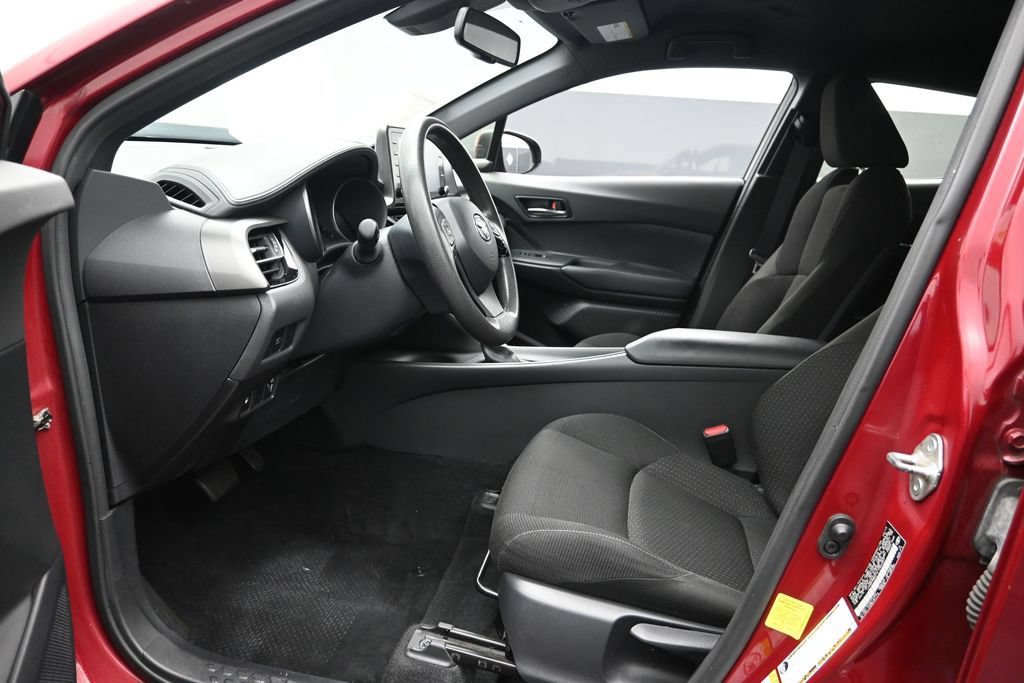 Used 2019 Toyota C-HR LE FWD image 10