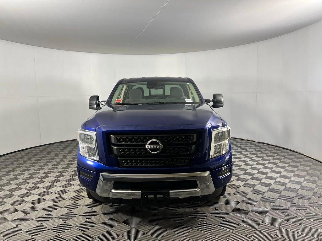 Used 2024 Nissan Titan SV w/ SV Convenience Package image 11