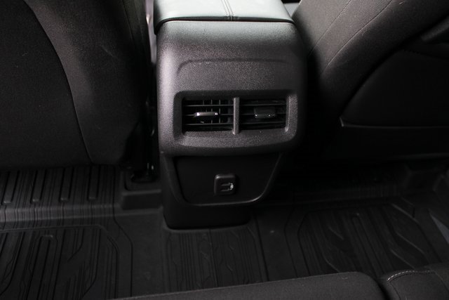 Used 2023 GMC Terrain SLE image 31