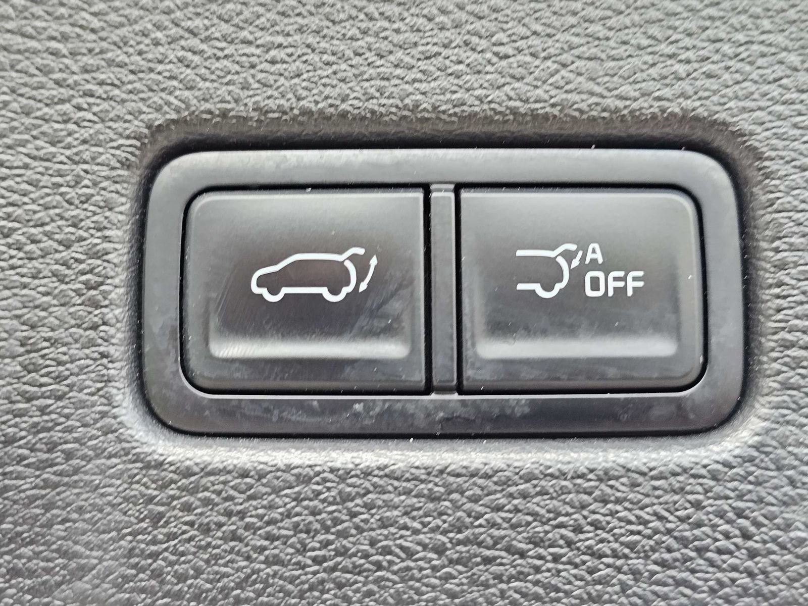 Used 2024 Kia Telluride EX w/ EX Captain's Chair Package FWD image 14