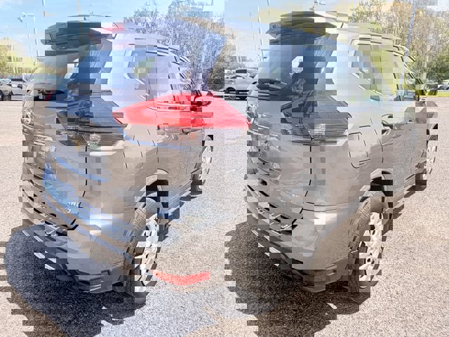 Used 2017 Nissan Rogue S image 9