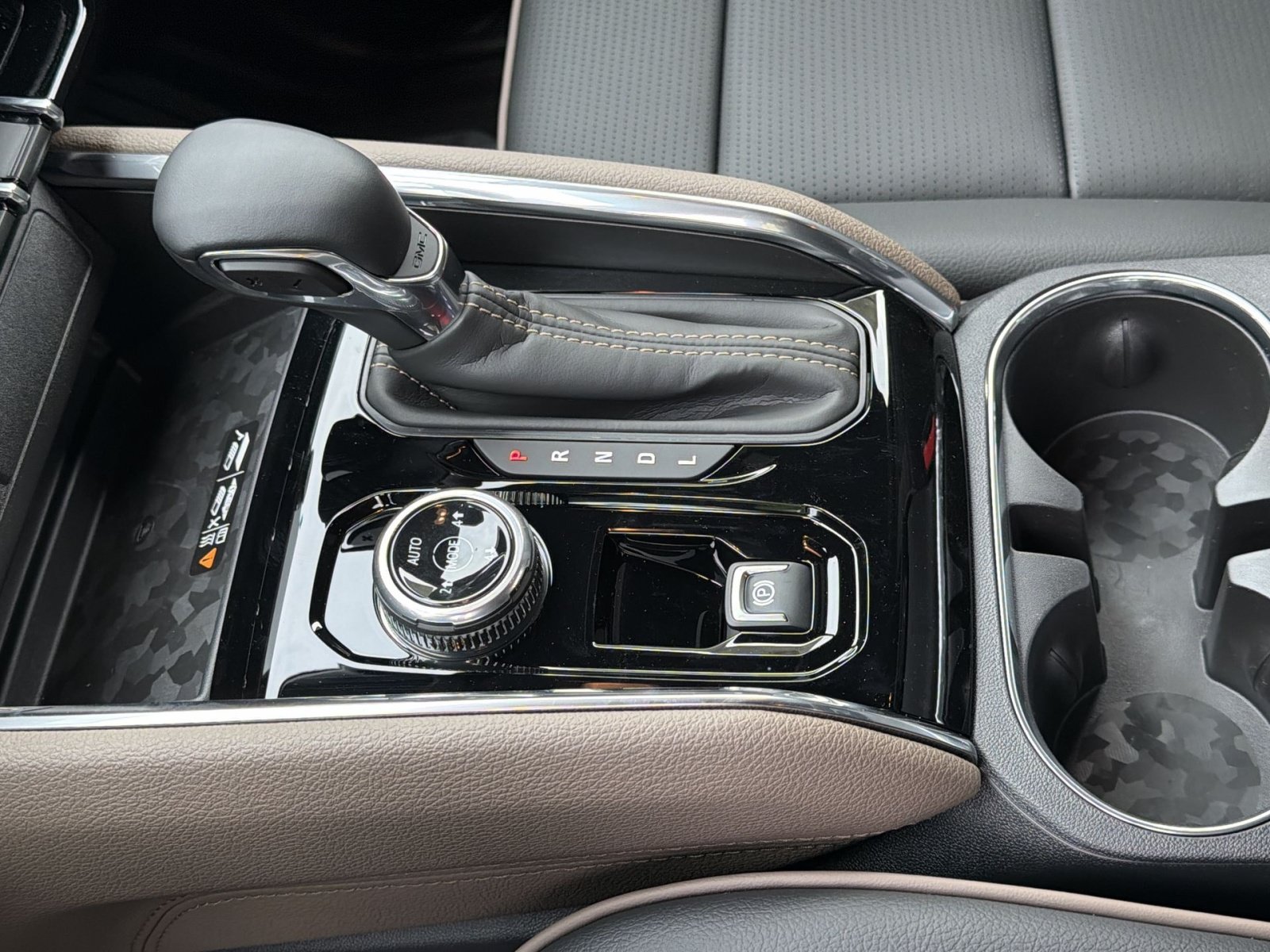 New 2026 GMC Canyon Denali AWD/4WD image 22