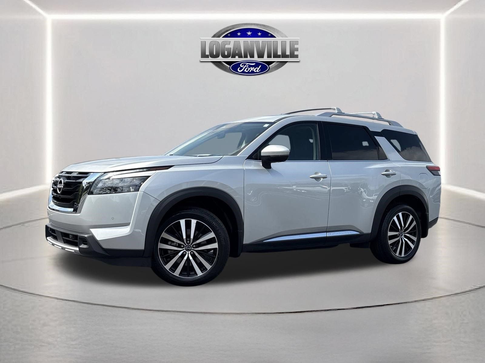 Used 2025 Nissan Pathfinder Platinum w/ Cargo Package