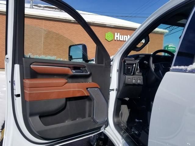 New 2026 GMC Sierra 3500 Denali Ultimate w/ LPO, Black Badging Package image 6