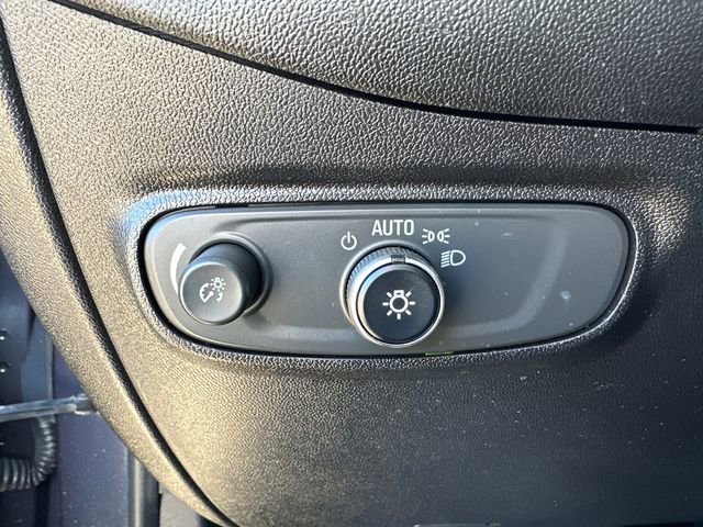 Used 2018 Chevrolet Equinox LT image 23