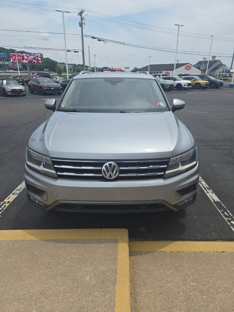 Used 2020 Volkswagen Tiguan SEL AWD/4WD image 3