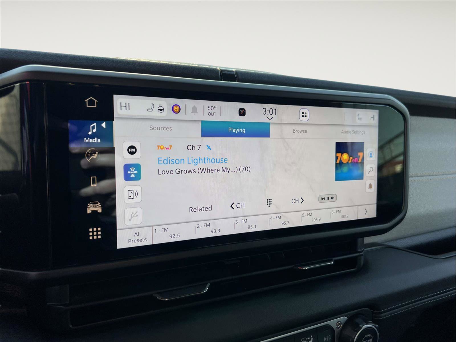 Used 2025 Jeep Wrangler Sahara image 27