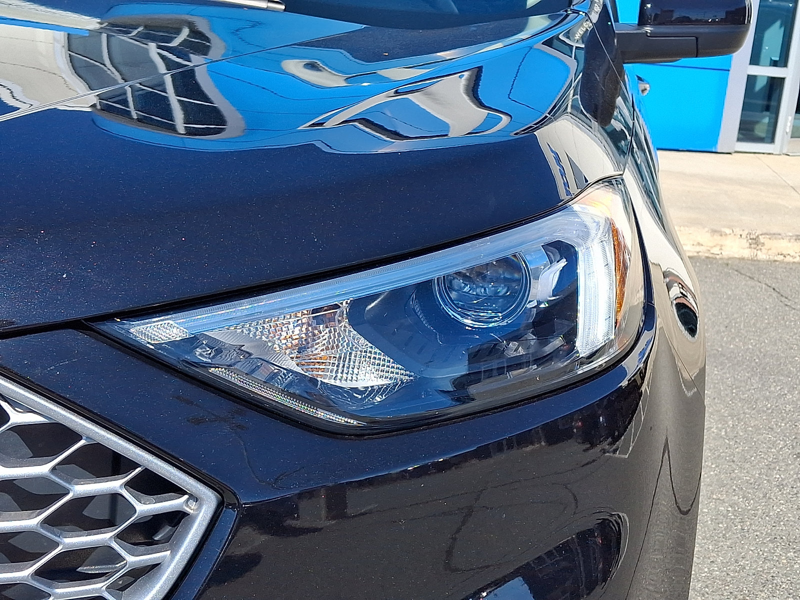 Used 2024 Ford Edge SEL AWD/4WD image 9