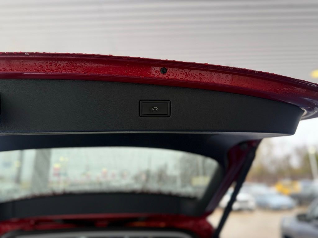 Used 2022 Volkswagen Tiguan SE image 14