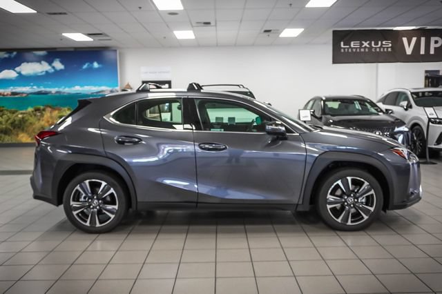 Certified 2025 Lexus UX 300h FWD w/ Accessory Package (Z2) image 5