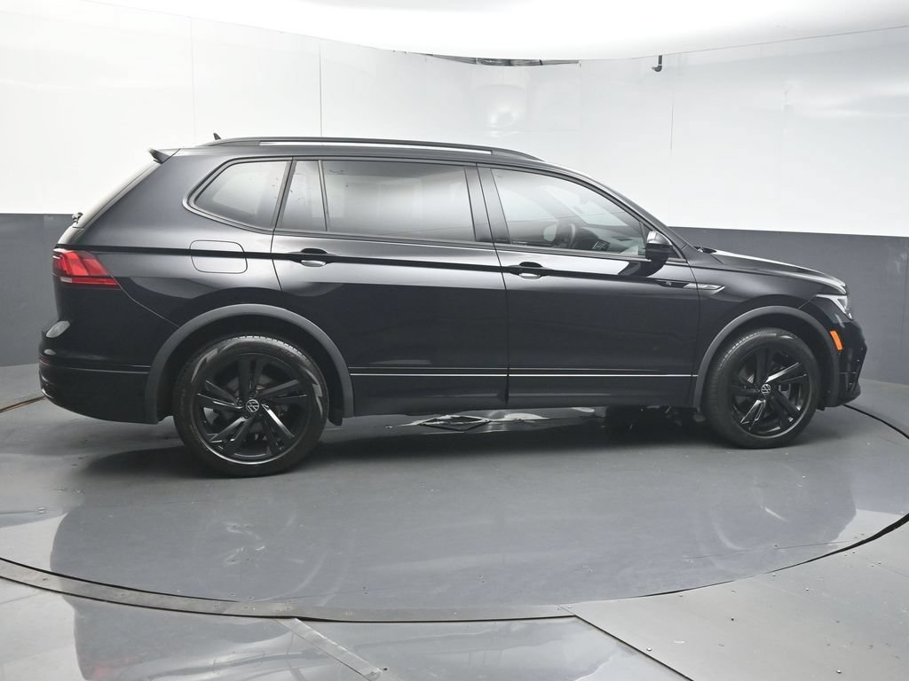 Used 2023 Volkswagen Tiguan SE R-Line FWD image 8