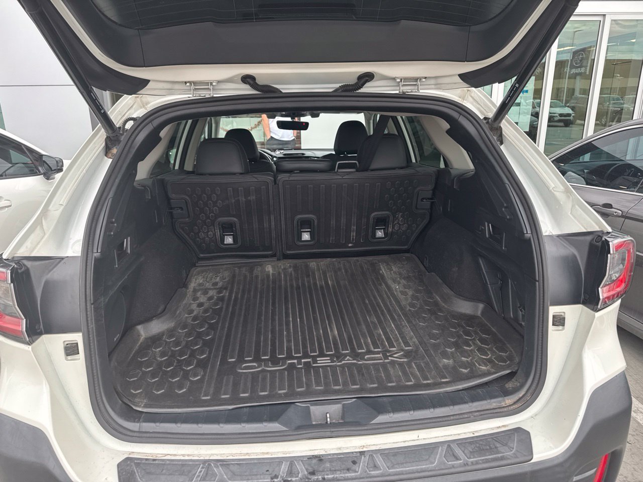 Used 2022 Subaru Outback Limited AWD/4WD image 9