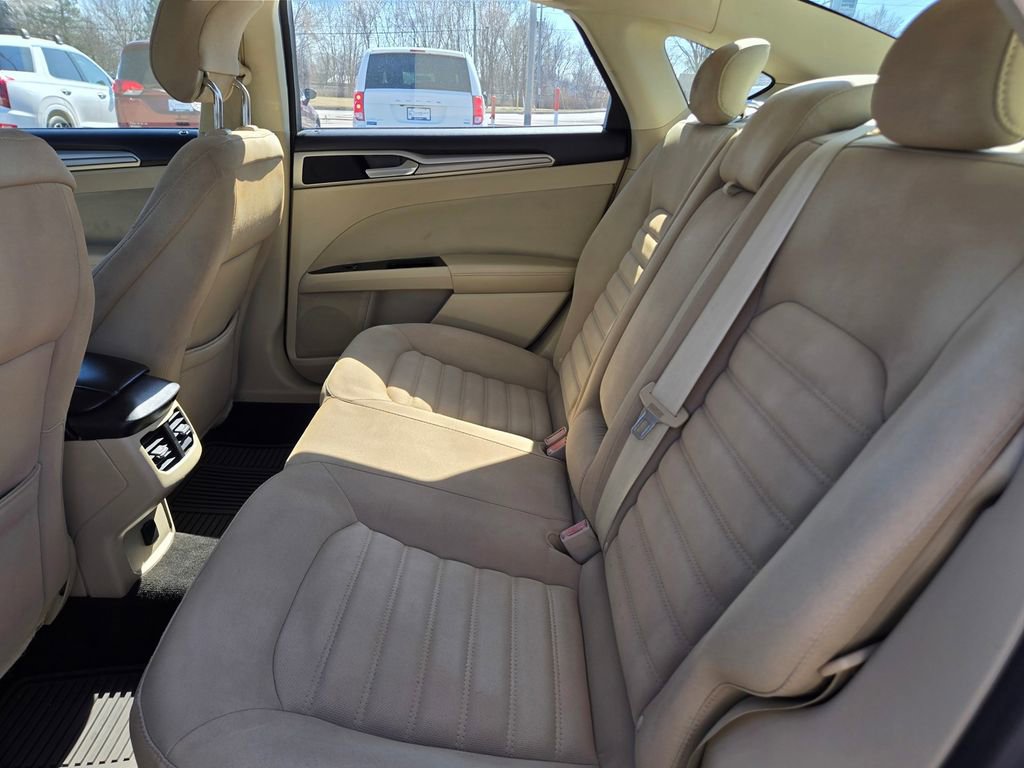 Used 2013 Ford Fusion SE image 25