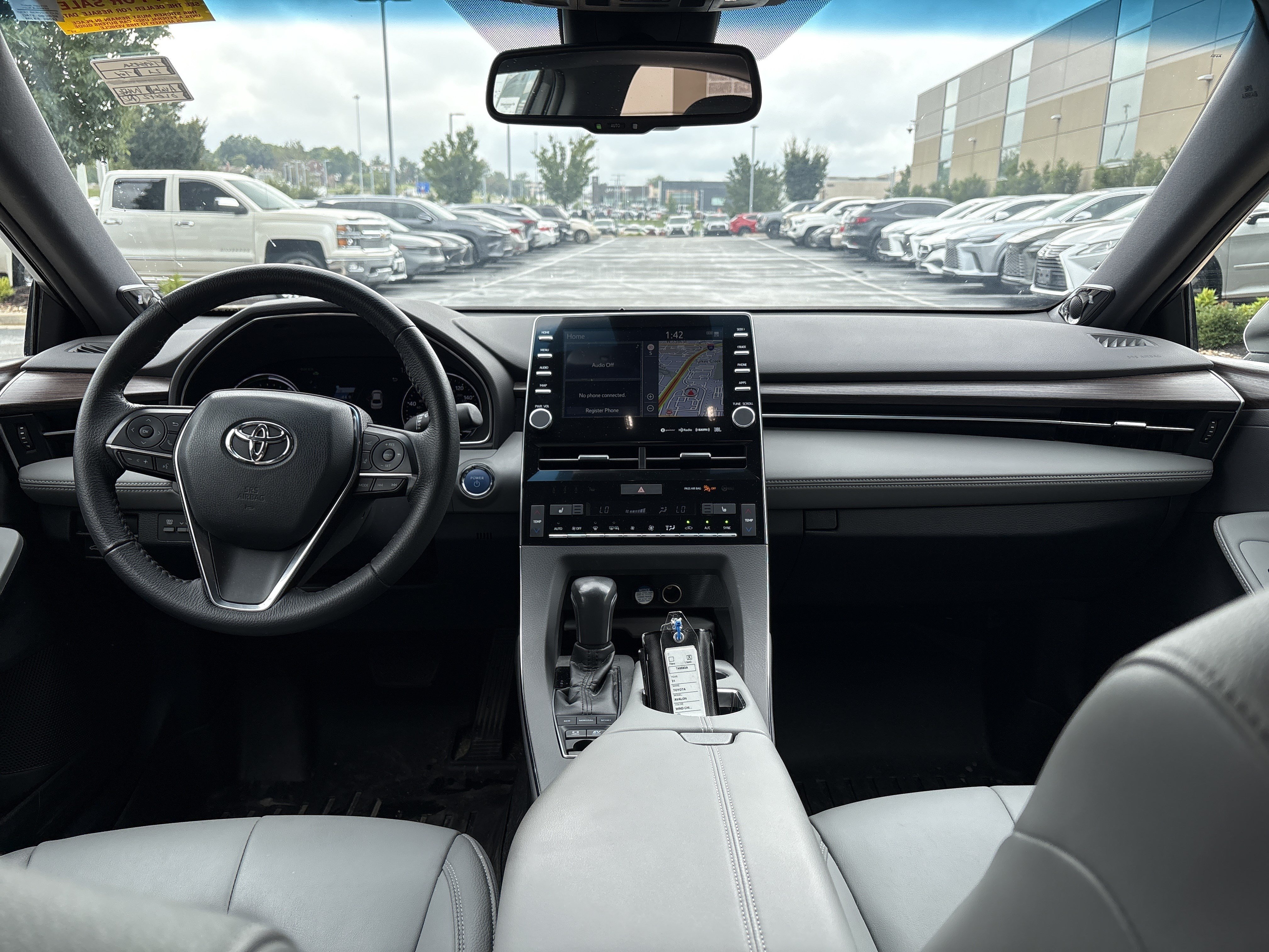 Used 2021 Toyota Avalon XLE w/ Moonroof Package FWD image 29