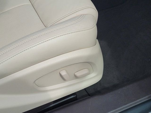 Used 2014 Buick LaCrosse Premium w/ Driver Confidence Package image 9