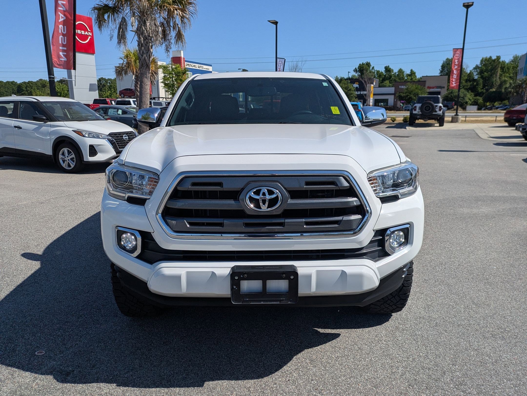 Used 2016 Toyota Tacoma Limited w/ Towing Package image 9
