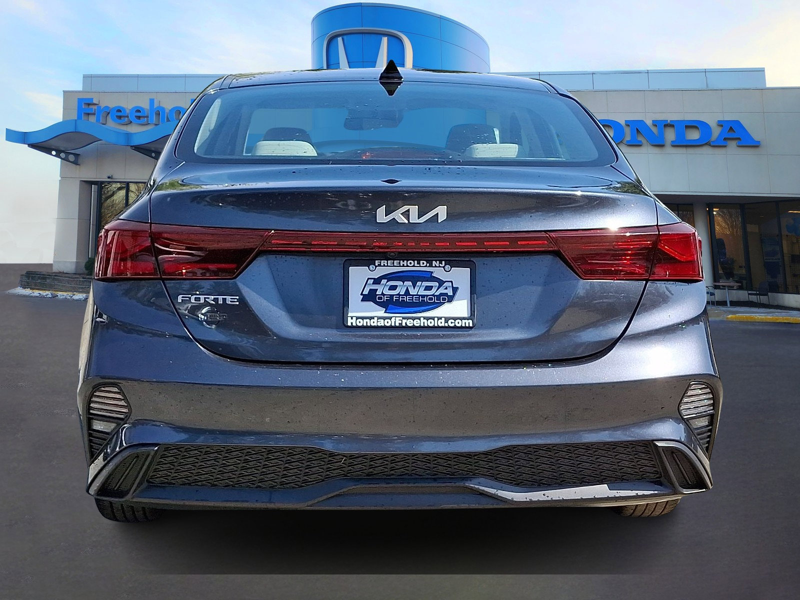 Used 2023 Kia Forte LXS w/ LXS Technology Package image 6