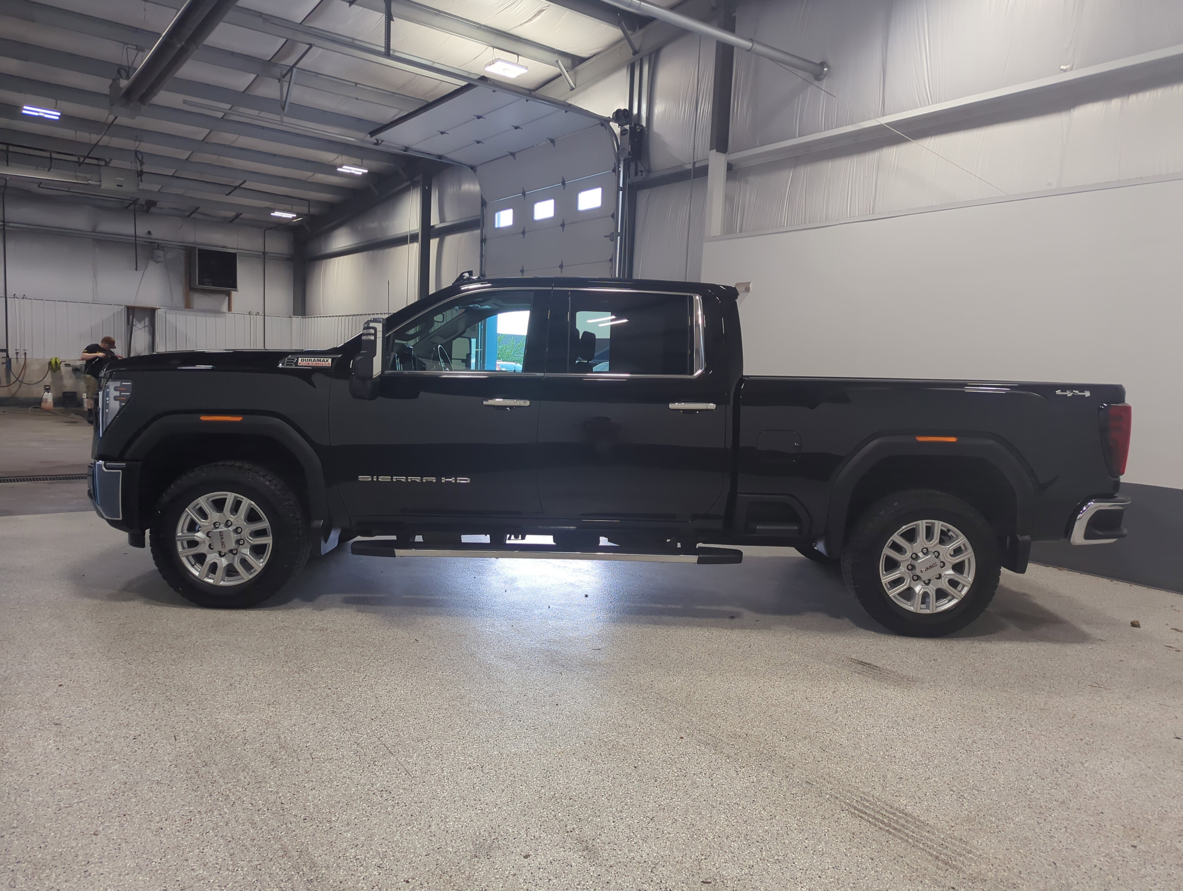 Used 2024 GMC Sierra 2500 SLT w/ SLT Premium Package image 6