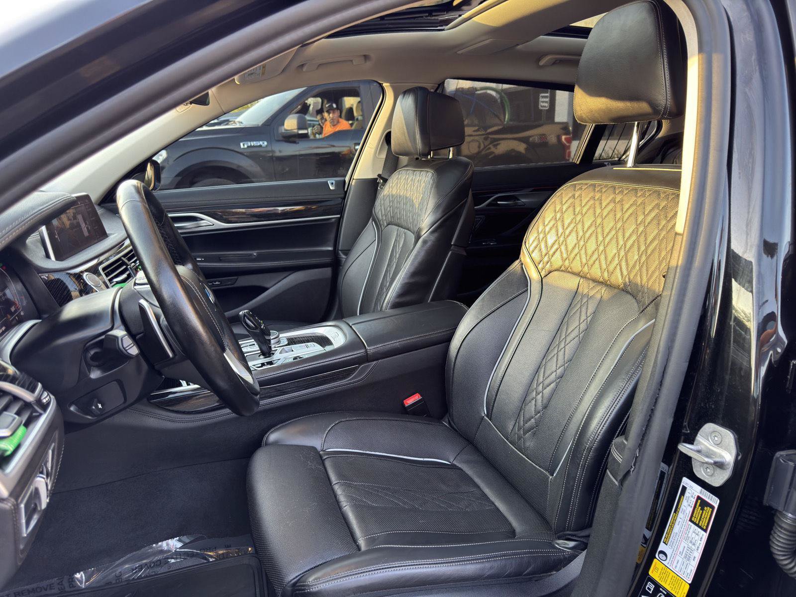 Used 2022 BMW 740i xDrive w/ Premium Package AWD/4WD image 17