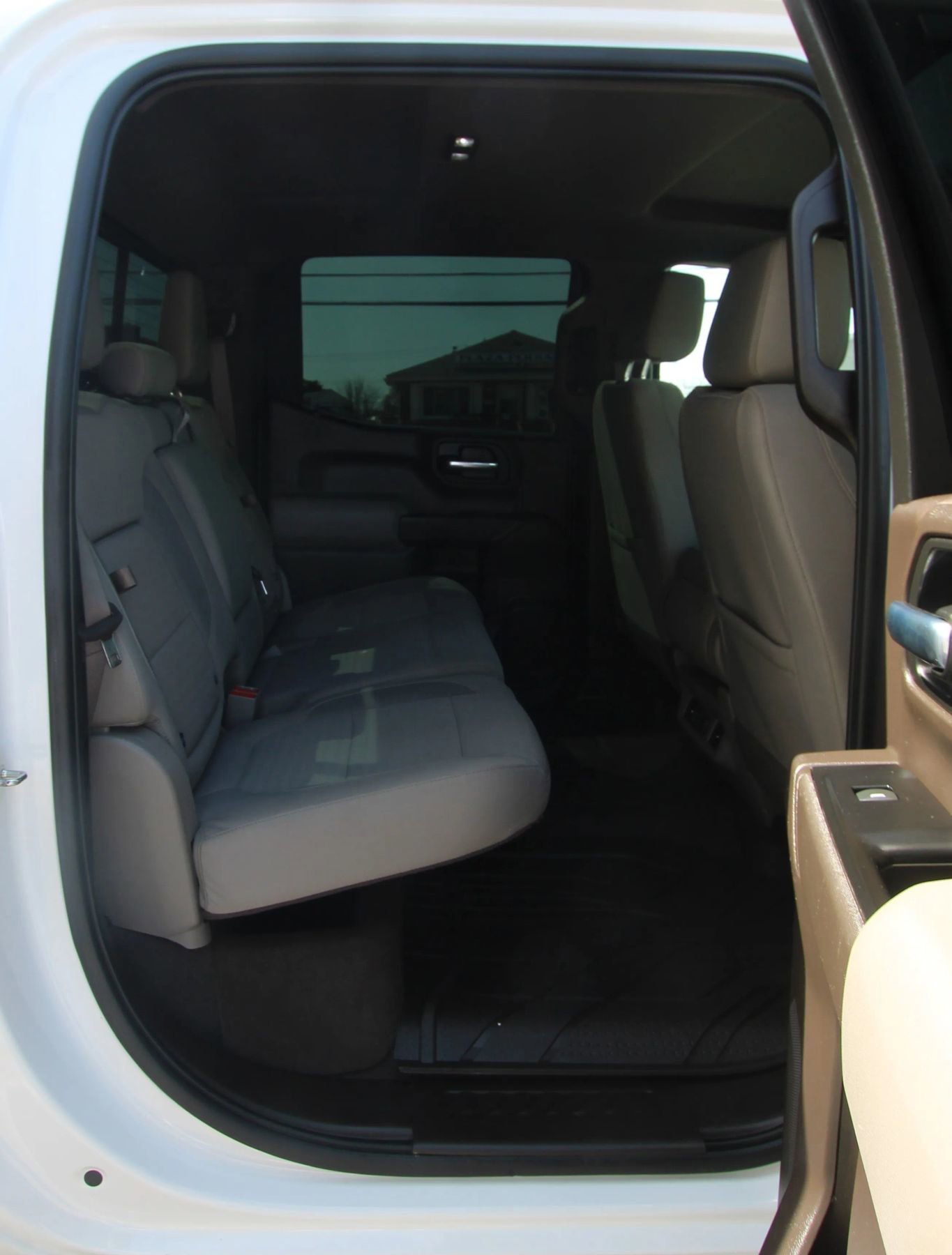 Used 2019 Chevrolet Silverado 1500 LT w/ Convenience Package AWD/4WD image 11