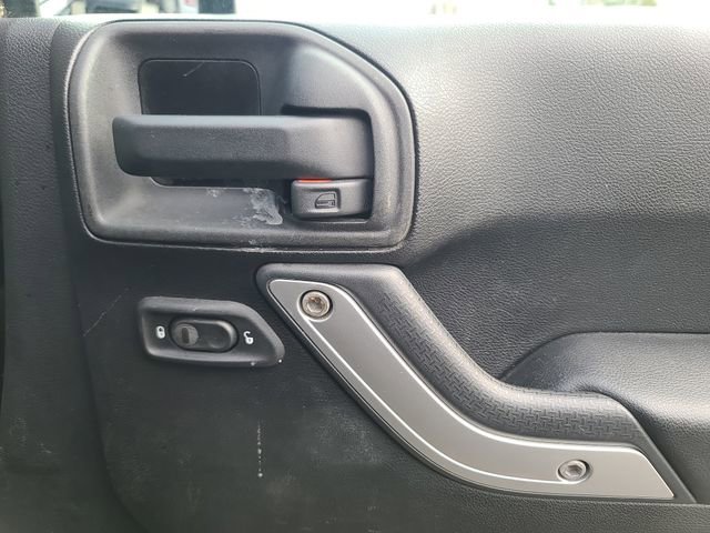 Used 2013 Jeep Wrangler Rubicon w/ PWR Convenience Group image 37