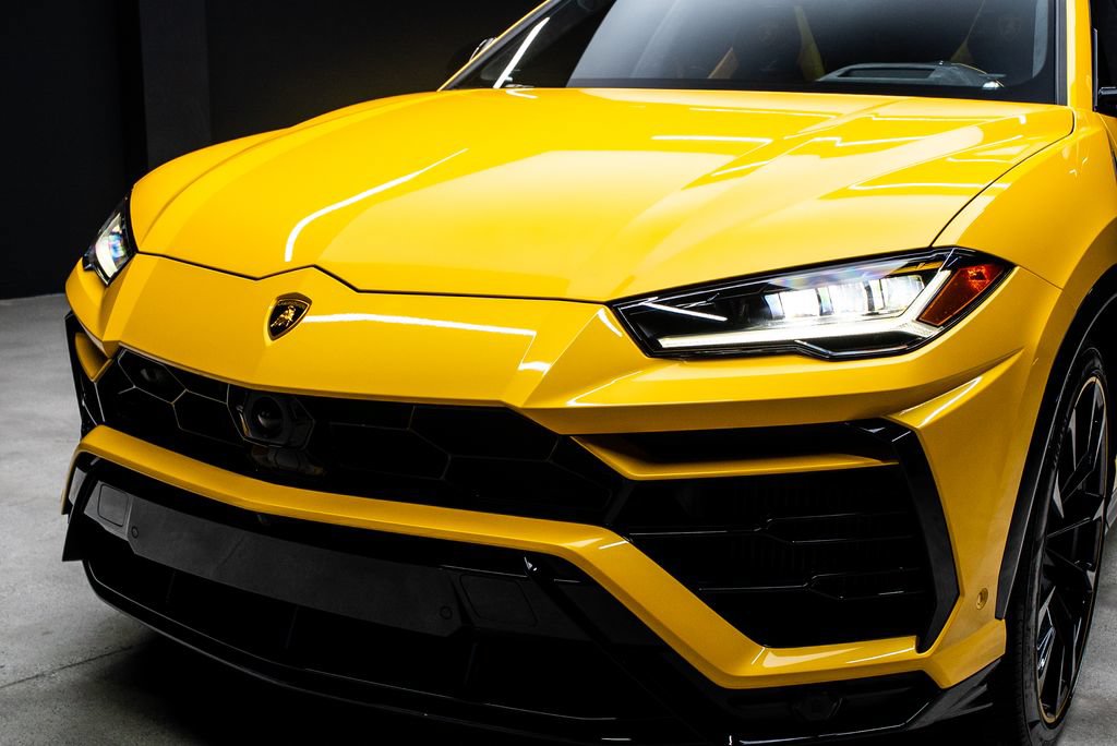 Used 2022 Lamborghini Urus AWD/4WD image 7